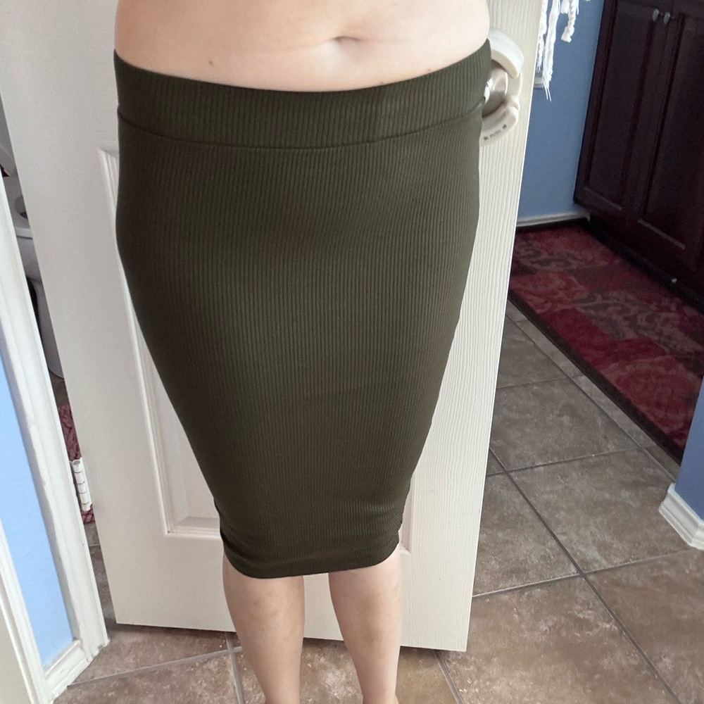 Naked Wardrobe Ribbed Green Pencil Skirt Knee-Length Workwear size XS